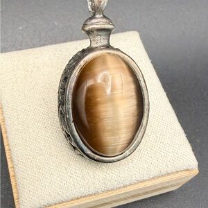 VTG Silver Tone Brown Cat’s Eye Stone Pendant